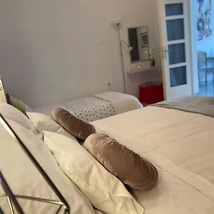 Sara , Trogir Horvátország